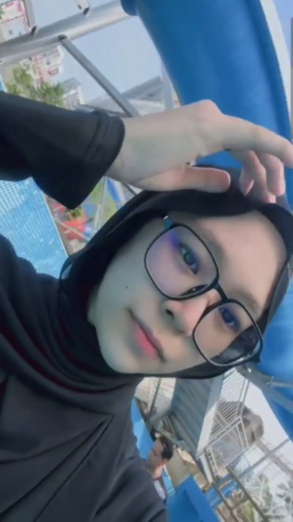 Sakittt Tapi Memek Kamu Ngegigit Rapet